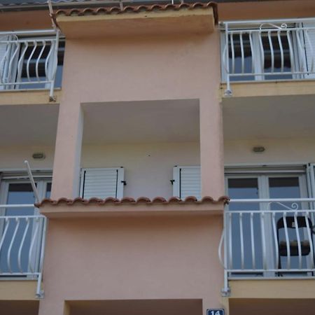 Apartments Marta Kaštel Novi Exteriér fotografie