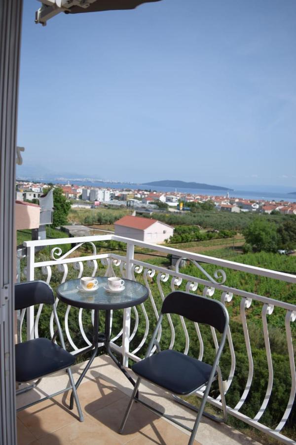 Apartments Marta Kaštel Novi Exteriér fotografie