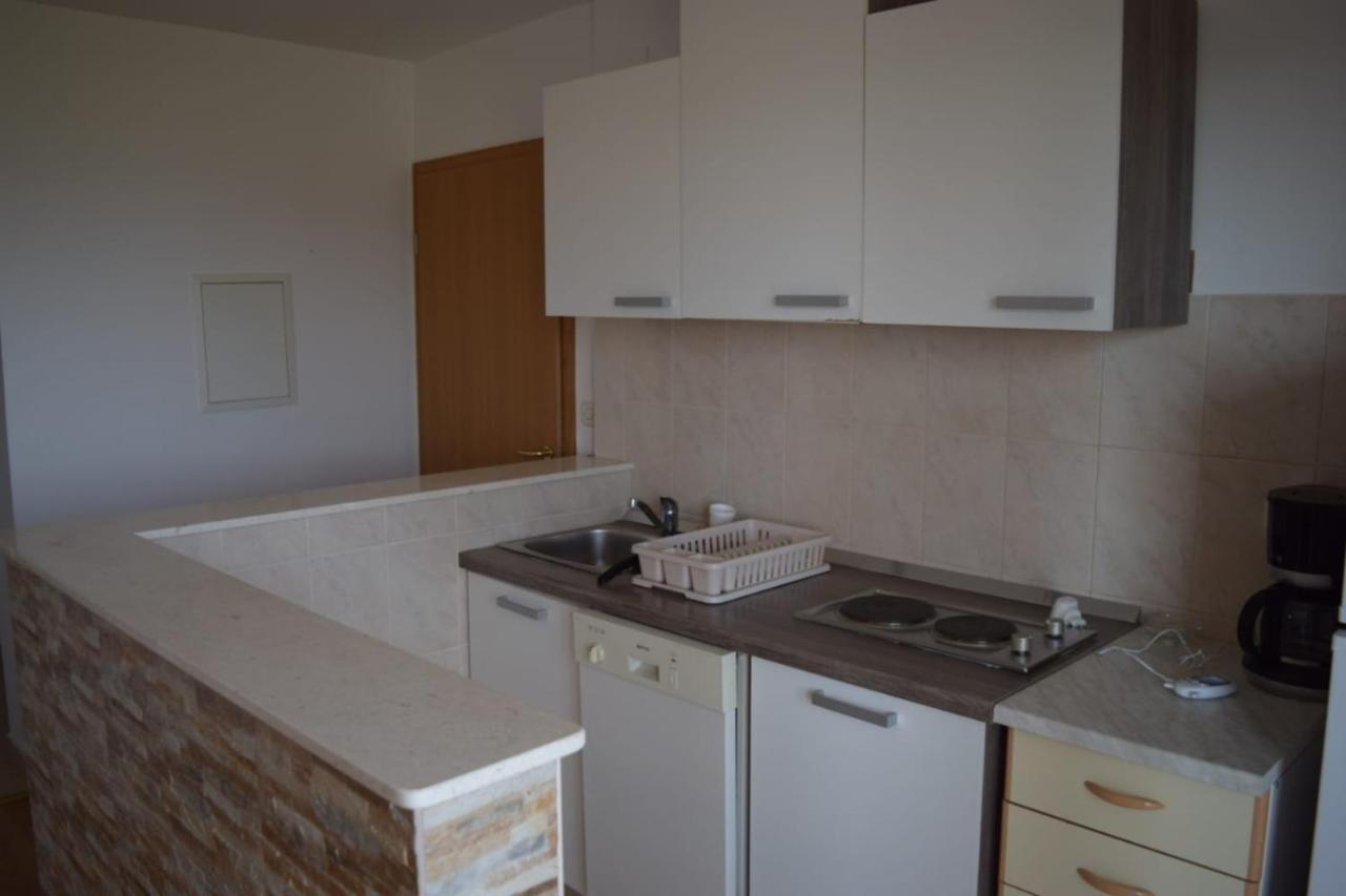 Apartments Marta Kaštel Novi Exteriér fotografie