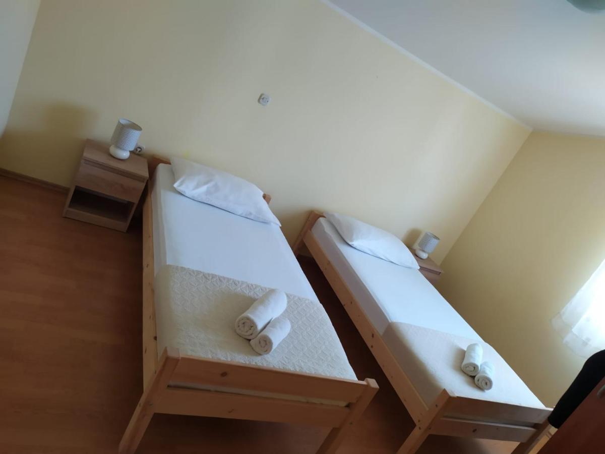 Apartments Marta Kaštel Novi Exteriér fotografie