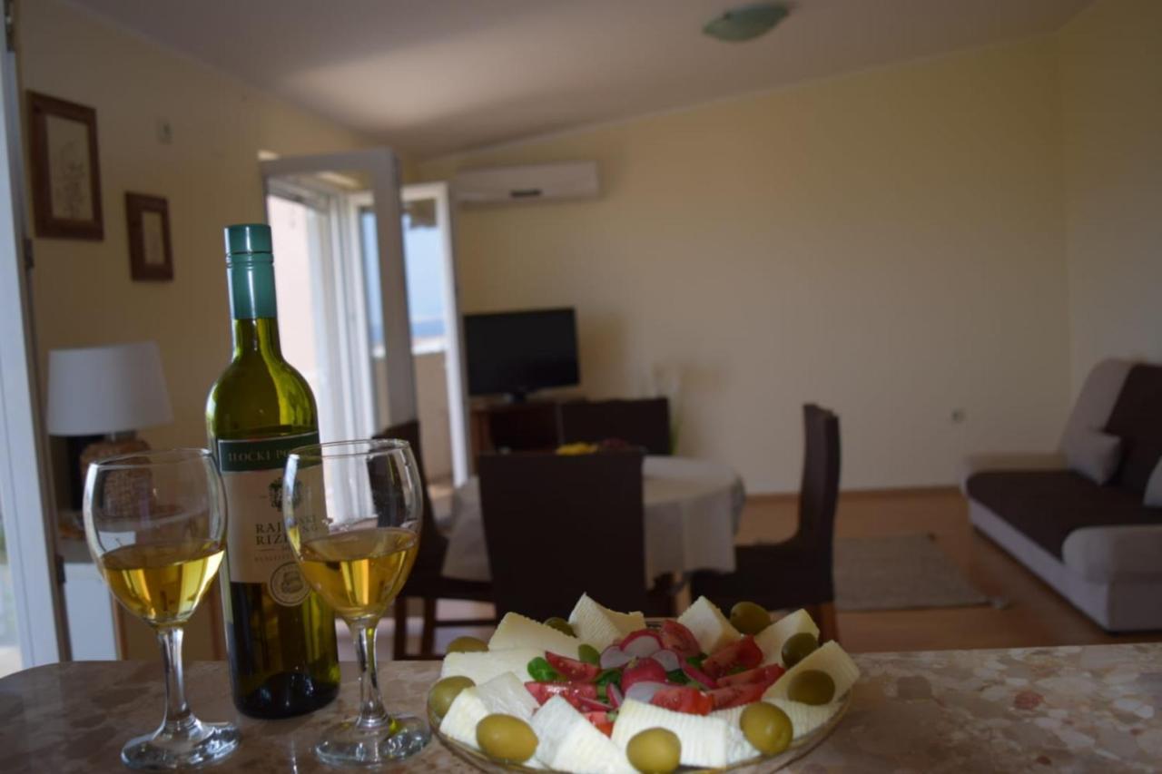 Apartments Marta Kaštel Novi Exteriér fotografie